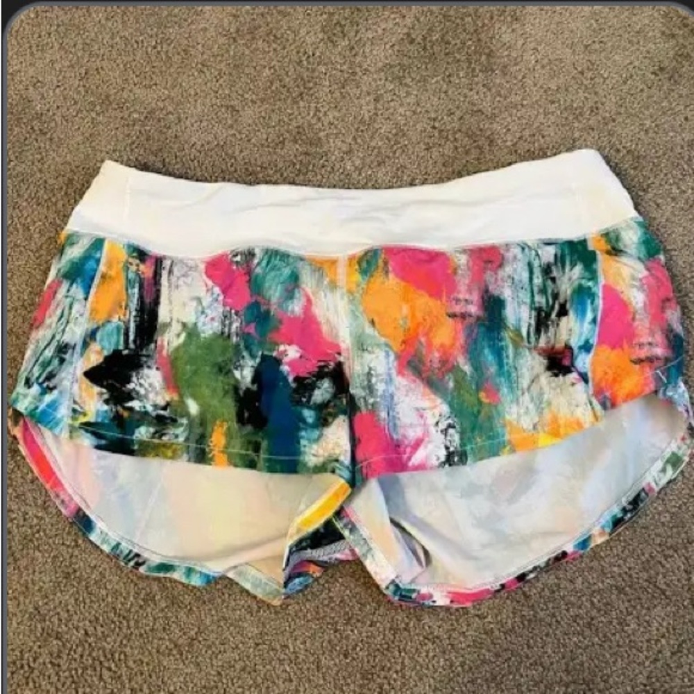 Lululemon colorful shorts 2.5"